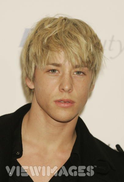 mitch hewer